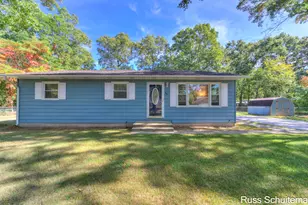 60 N Wilson St, Muskegon, MI 49442 - Photo 1