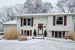 623 Glenview Cir, Plainwell, MI 49080 - Photo 1