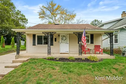 931 Frederick Avenue NW, Grand Rapids, MI 49504 - Photo 1