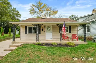 931 Frederick Ave NW, Grand Rapids, MI 49504 - Photo 1