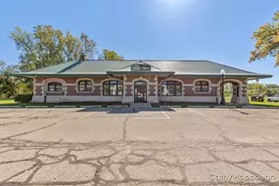 233 W Adams St, Ionia, MI 48846 - Photo 1