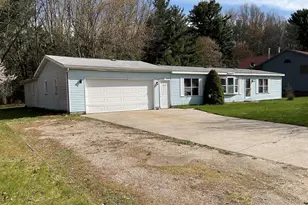 418 E Gibbs St St, Whitehall, MI 49461 - Photo 1