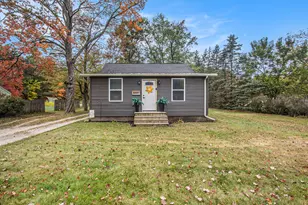 4441 S Sheridan Dr, Muskegon, MI 49444 - Photo 1