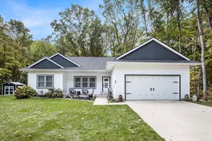 90 Country Club Blvd, Plainwell, MI 49080 - Photo 1