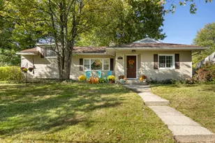 1027 Waltham Ave SE, Grand Rapids, MI 49546 - Photo 1