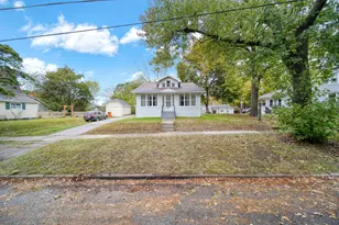 612 Bush St, Jackson, MI 49202 - Photo 1