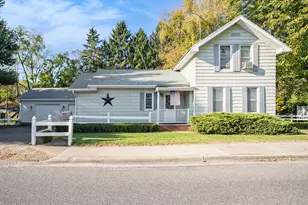 324 N Washington St, Constantine, MI 49042 - Photo 1