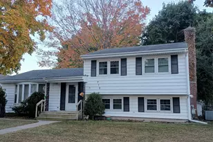 712 Dexter St, Ludington, MI 49431 - Photo 1