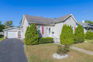 504 Sylvan Ave, Buchanan, MI 49107 - Photo 1