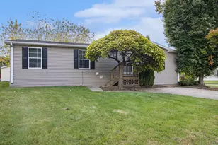 3301 Clubhouse Ct, Kalamazoo, MI 49009 - Photo 1