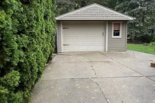 140 Pleasant St, Romeo, MI 48065 - Photo 1