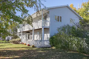 408 Beach Ct, New Buffalo, MI 49117 - Photo 1