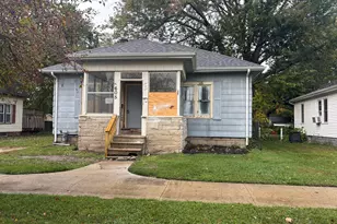 605 S Constantine St, Three Rivers, MI 49093 - Photo 1