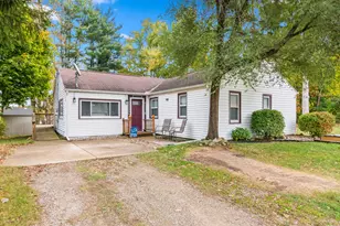 1125 Hickory Ln, Hillsdale, MI 49242 - Photo 1