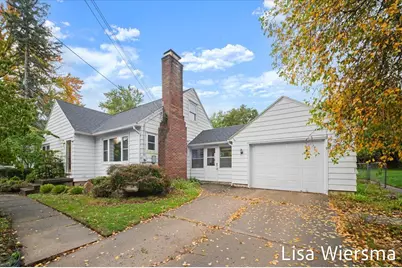 543 Fairfield Avenue NW, Grand Rapids, MI 49504 - Photo 1