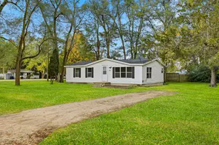 212 Elm St, Howard City, MI 49329 - Photo 1