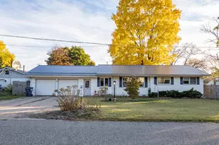 402 Durkee St, Lawton, MI 49065 - Photo 1