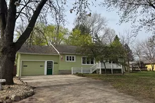 535 W Chicago St, Coldwater, MI 49036 - Photo 1