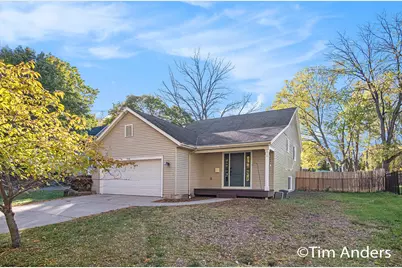 715 Maridell Avenue NW, Grand Rapids, MI 49504 - Photo 1
