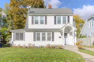 939 Oaklawn St NE, Grand Rapids, MI 49505 - Photo 1