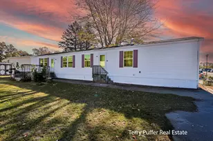 796 Strawberry Ln, Muskegon, MI 49442 - Photo 1