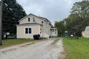 1011 Robinson St, Manistee, MI 49660 - Photo 1