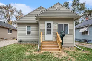 352 Hillside Ave, Jackson, MI 49203 - Photo 1