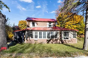 309 E Washington St, Saint Louis, MI 48880 - Photo 1