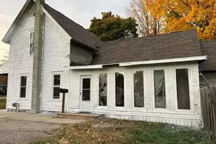 417 S Center St, Hartford, MI 49057 - Photo 1