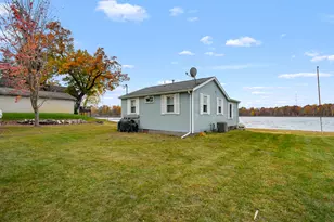 41758 N Park St, Paw Paw, MI 49079 - Photo 1