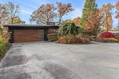 8 Hiawatha Drive, Battle Creek, MI 49015 - Photo 1