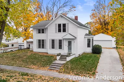 307 N Ferry Street, Ludington, MI 49431 - Photo 1