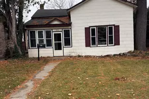 216 S Warren Ave, Big Rapids, MI 49307 - Photo 1