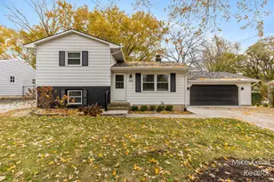 1918 Woodlawn Ave SE, Grand Rapids, MI 49506 - Photo 1