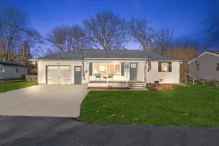 304 Mechanic St, Stockbridge, MI 49285 - Photo 1