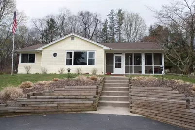 106 W Sunset Boulevard W, Battle Creek, MI 49017 - Photo 1