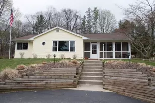 106 W Sunset Blvd W, Battle Creek, MI 49017 - Photo 1