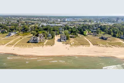 384 Ridgeway Street, Saint Joseph, MI 49085 - Photo 1