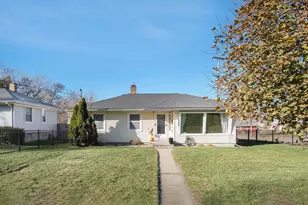933 Diamond Ave NE, Grand Rapids, MI 49503 - Photo 1