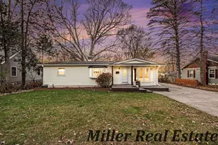 926 N Washington St, Lowell, MI 49331 - Photo 1