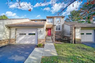 2812 S Wood Dale Dr, Jackson, MI 49203 - Photo 1