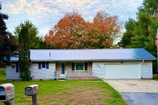 123 N G St, Trufant, MI 49347 - Photo 1