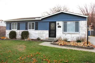 43592 Champlain Ct, Canton, MI 48188 - Photo 1
