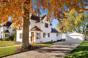 276 S Maple St, Zeeland, MI 49464 - Photo 1