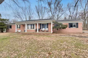 1095 S Devenish Ln, Flint, MI 48532 - Photo 1