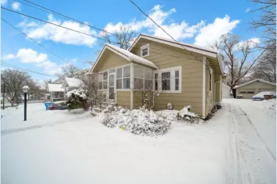 715 Woodlawn Avenue, Jackson, MI 49203 - Photo 1