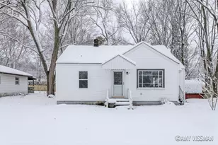 412 E Berrien St, Paw Paw, MI 49079 - Photo 1