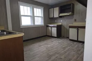 135 Seedorff St, Battle Creek, MI 49037 - Photo 1