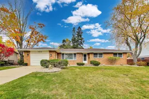 1405 Manley Ct, Saint Joseph, MI 49085 - Photo 1