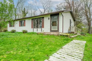 12843 S Wolcott Ave, Sawyer, MI 49125 - Photo 1